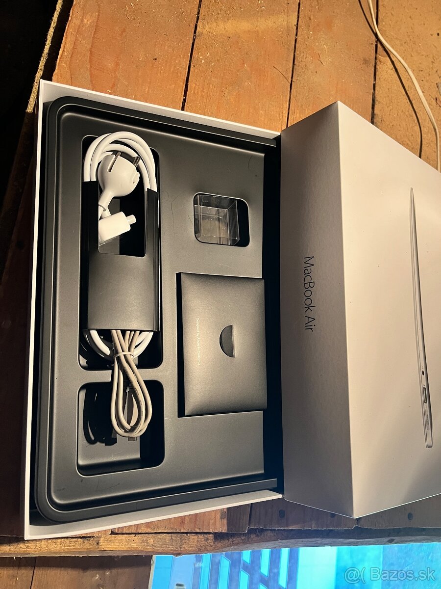 Krabičky iPhone, iPad, Garmin a Macbook, iMac - 4