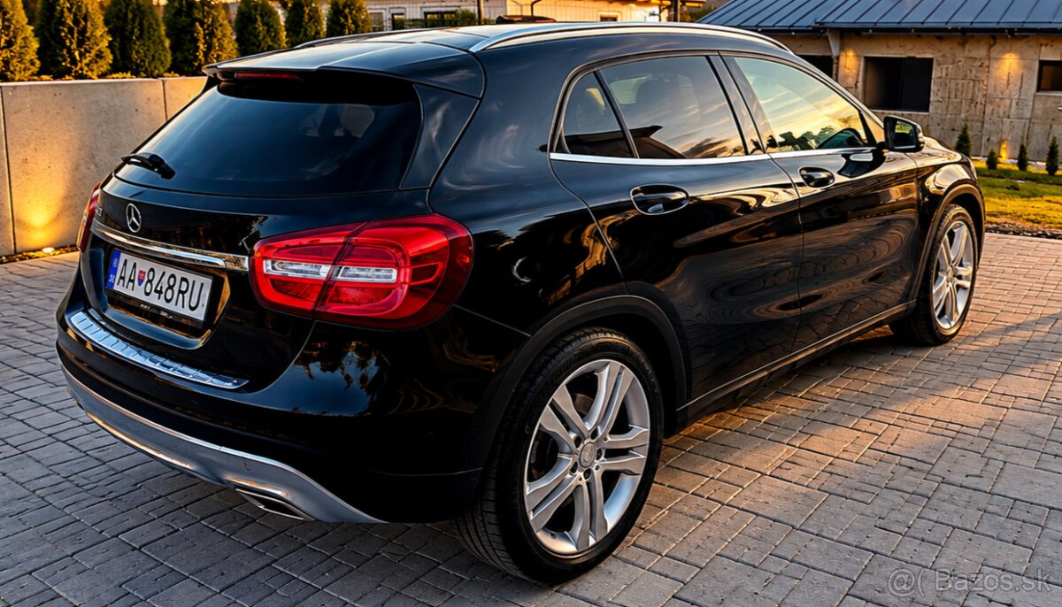 Mercedes-Benz GLA 220d 4-matic - 4