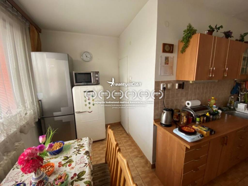 Na predaj 4 izbový byt na skok od centra mesta - 4