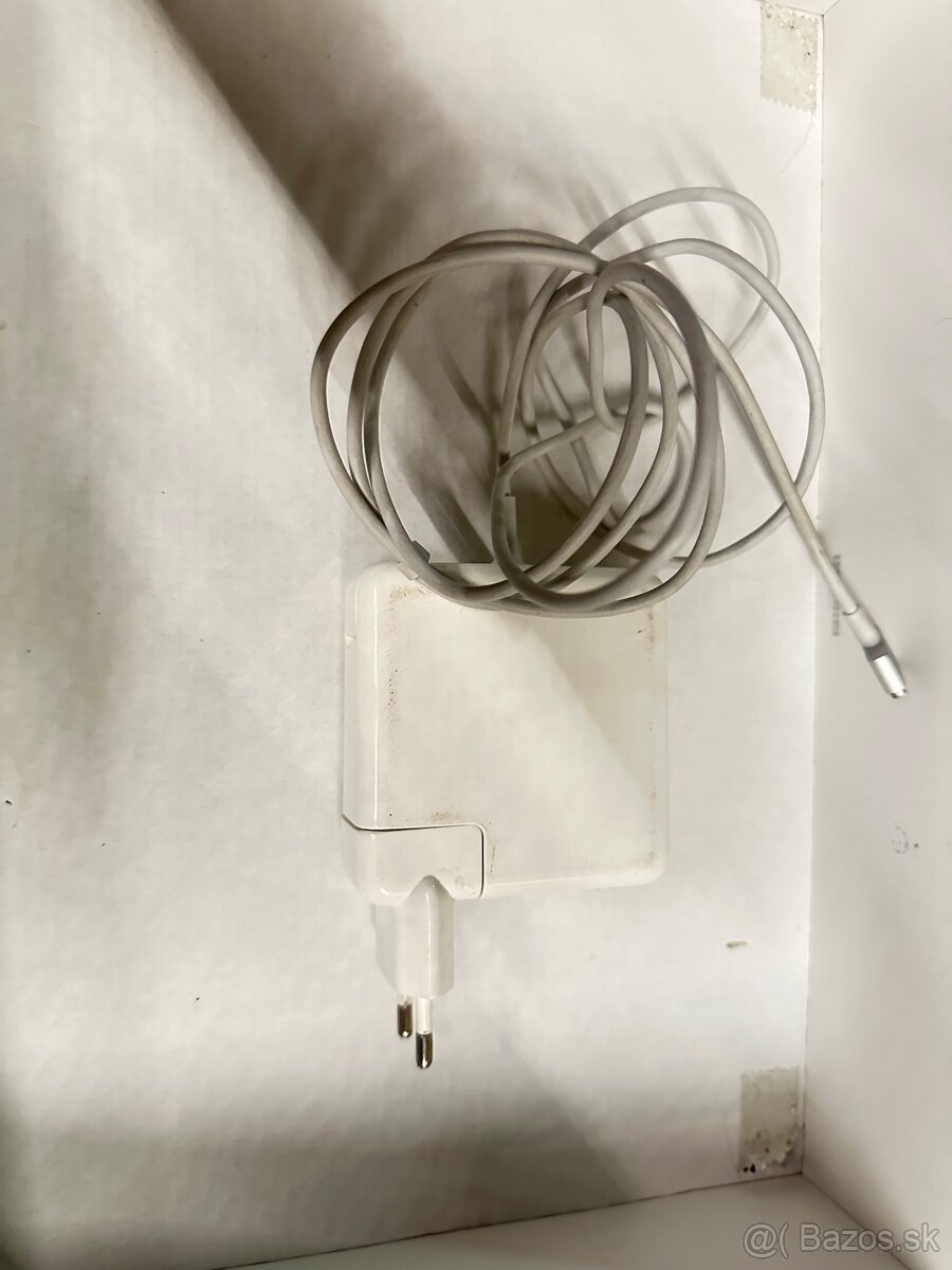 MacBook Air 13” (2017) – i5 / 8GB RAM / 128GB – pekný stav - 4