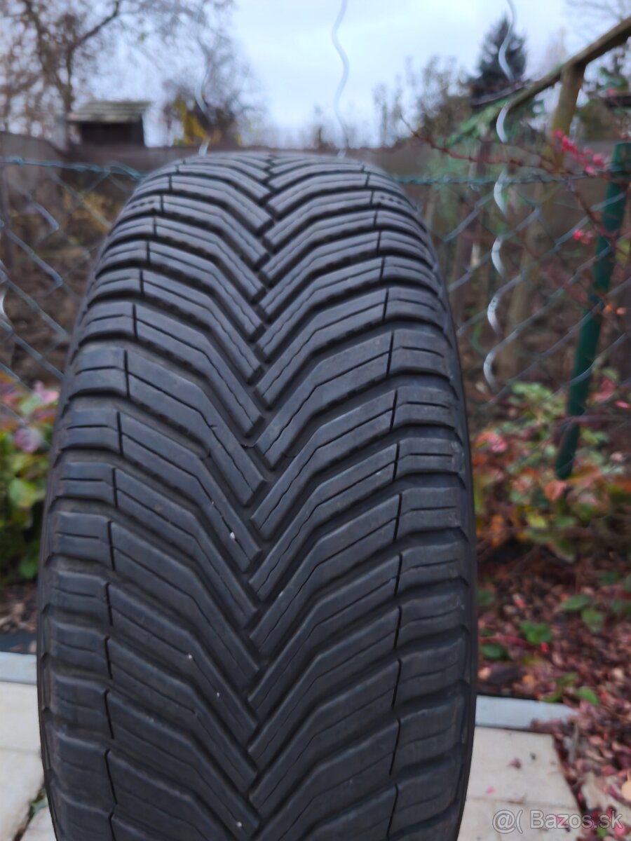 Michelin 215/55R17 - 4