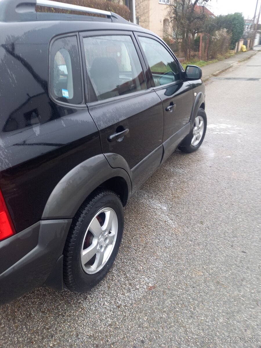 Hyundai Tucson 2.0 CRDI - 4