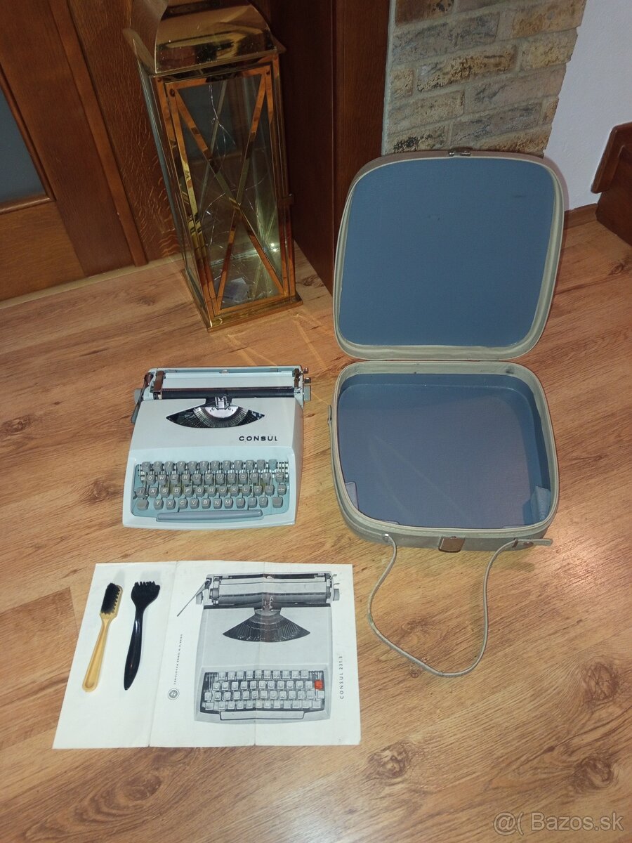 Kufríkový písací stroj Consul - 4