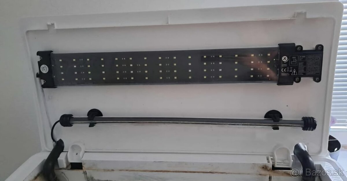 Predám 80 litrové akvarium + filter - 4