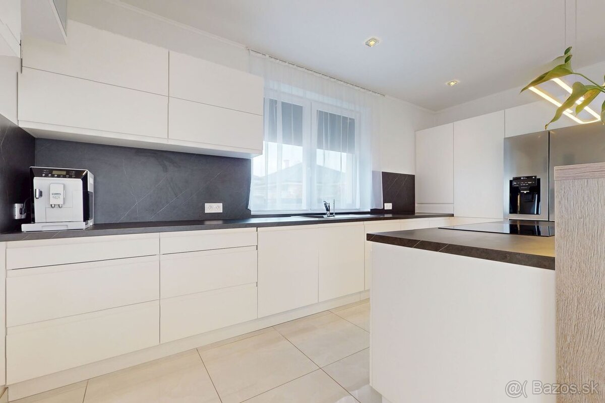 Na predaj krásny samostatne stojací 4-izbový rodinný dom v - 4