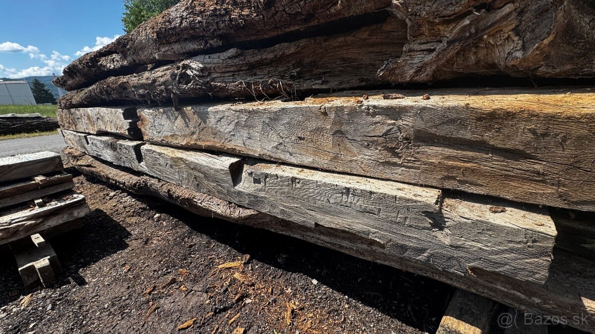 Dubové ručne kresané hranoly z drevenice - 4