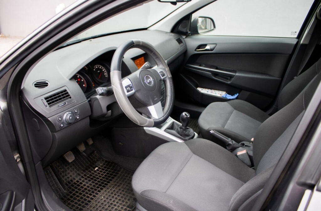 Opel Astra 2011 - 4