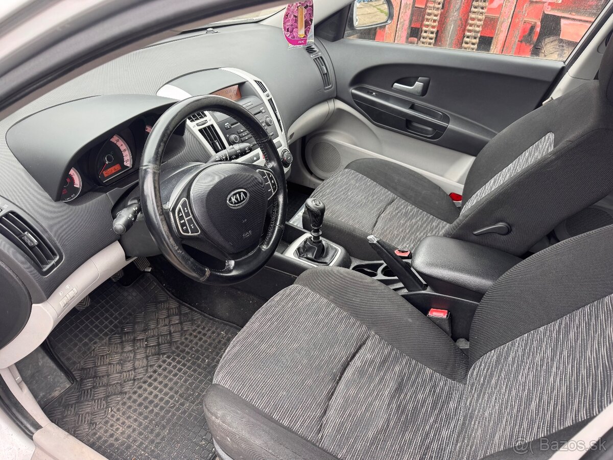 Kia Ceed 2008 na náhradné diely - 4