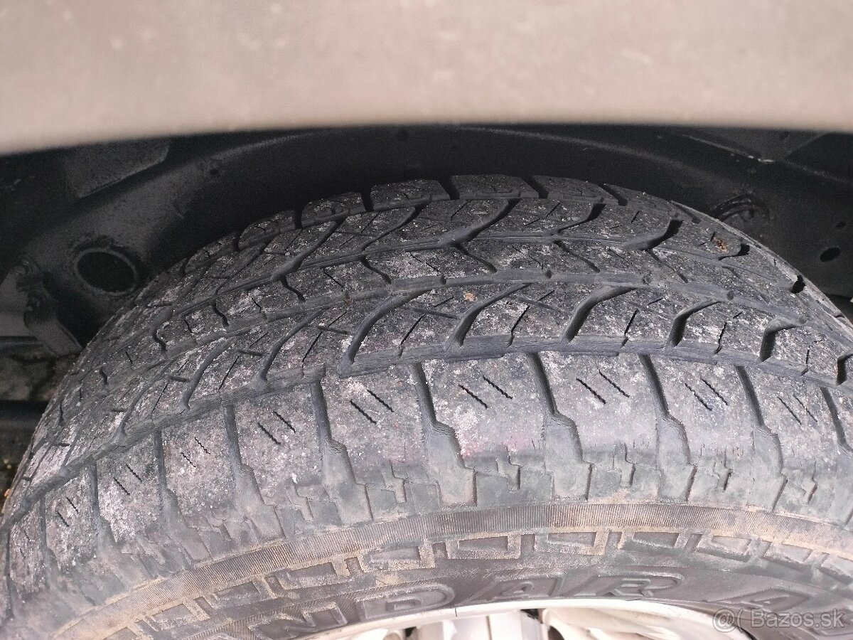 Nissan Patrol 4 ks pneumatiky 265/70 R16