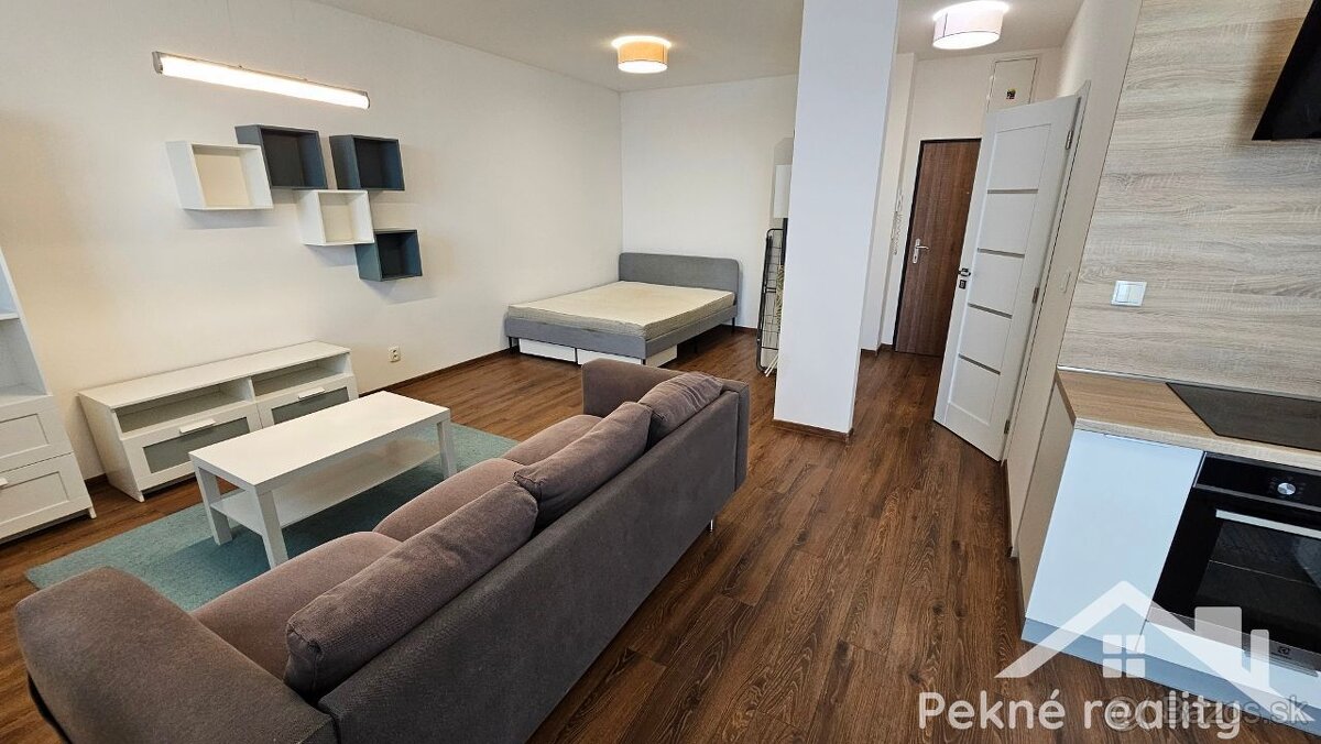 Prenájom zariadeného 1 izbového bytu s garážovým státím Zvol - 4