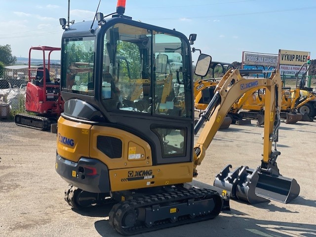 Pásový bagr XCMG XE20E - 4