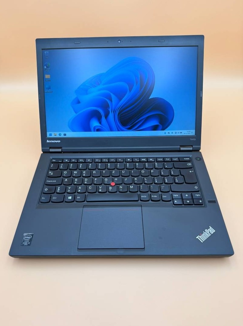 Notebook 14" Lenovo.Intel i5-4300M 2x2,60GHz.8gb ram.256SSD - 4