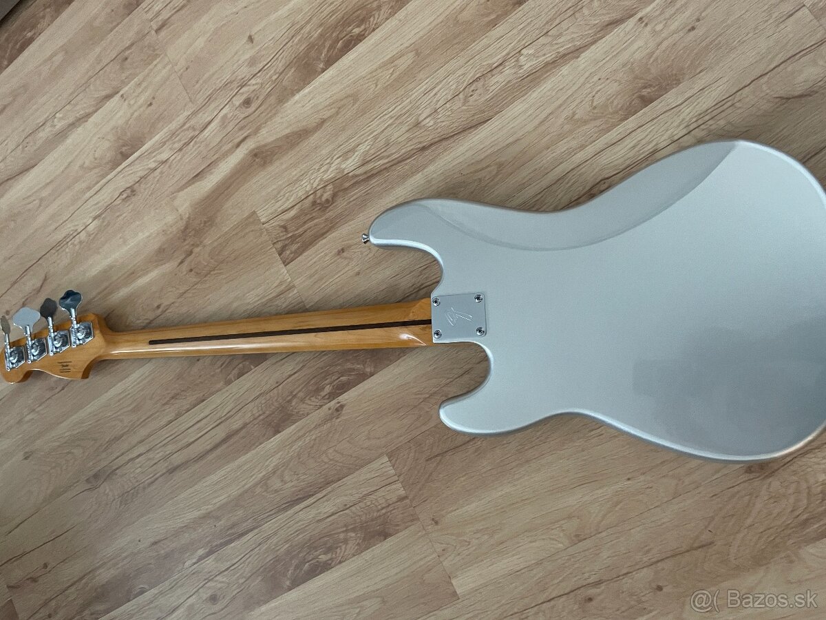 Precision bass SQUIER - 4