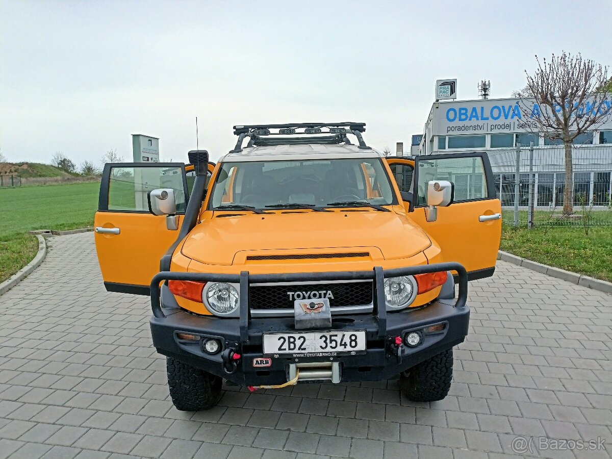 TOYOTA FJ LAND CRUISER 4,0 V6 4x4 LPG 110 000 KM