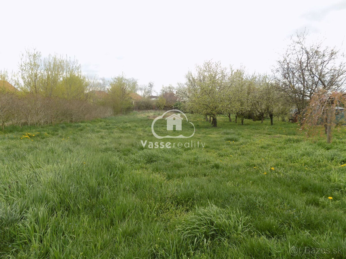 Pozemok 1715 m2 na stavbu domu v obci Tvrdošovce so starším - 4