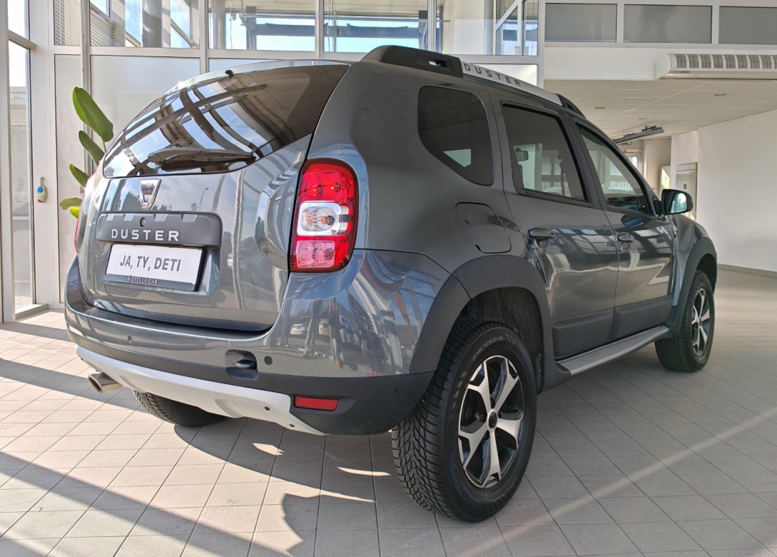 Dacia Duster 1.5 dCi 80KW Comfort 4x4 - 4