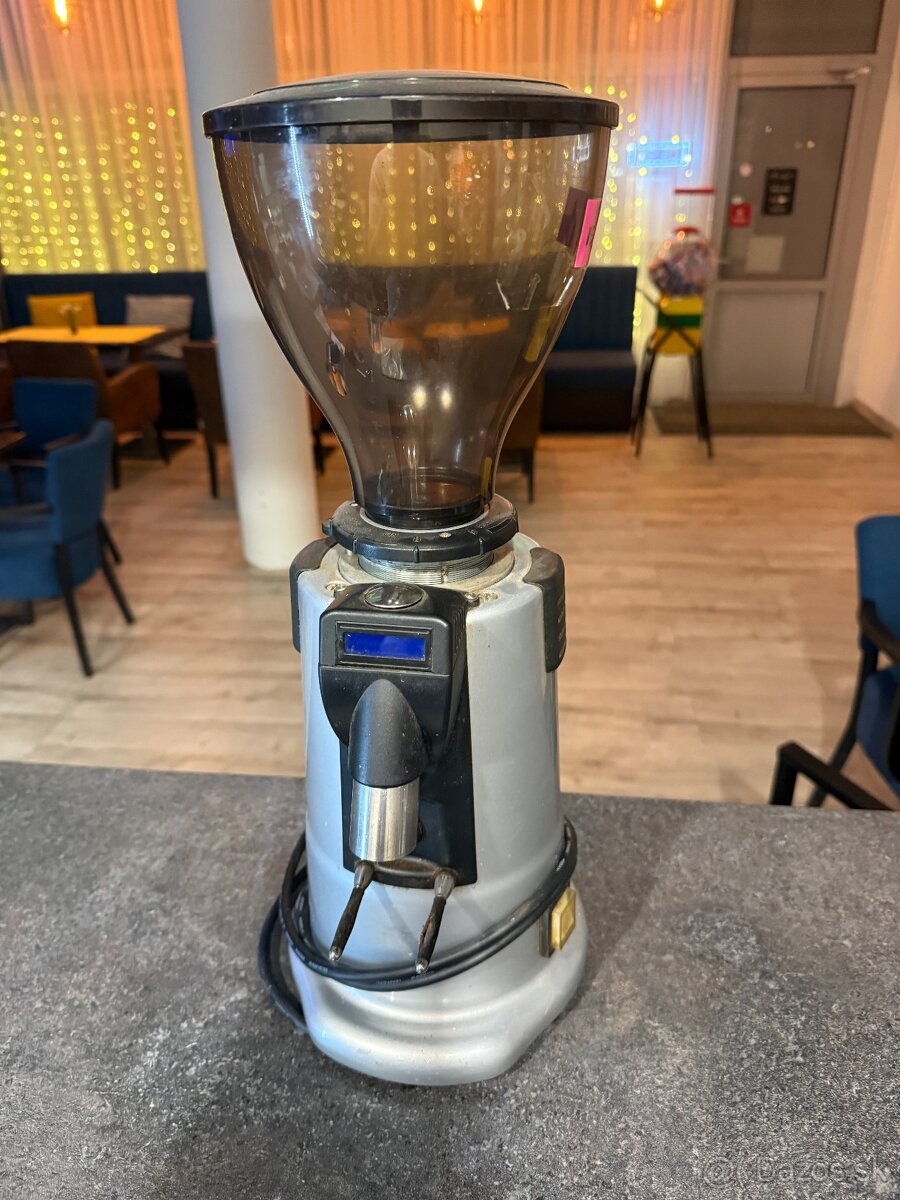 Profesionálny mlynček na kávu MACAP - 4