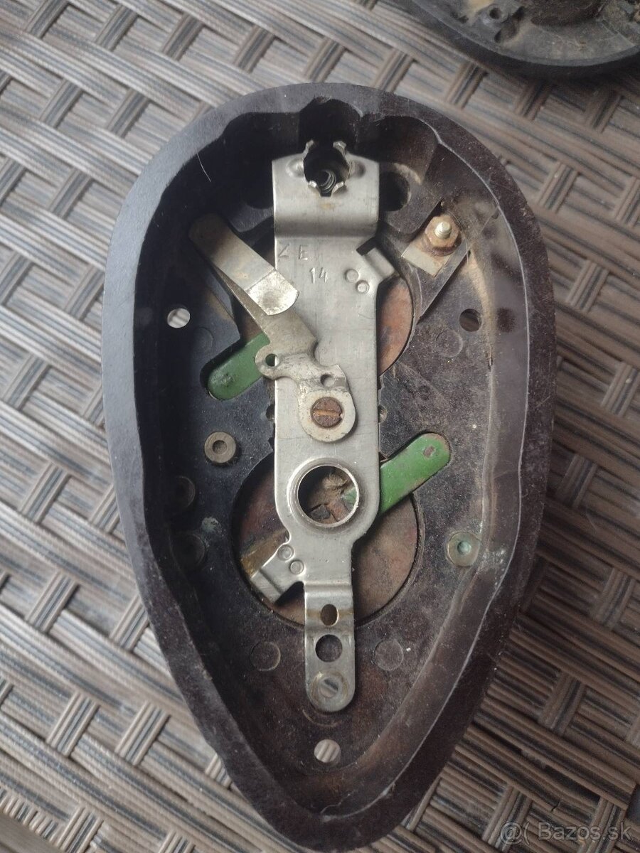 Predám spínaciu skrinku bakelit - 4