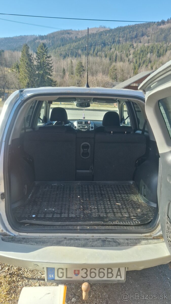 Toyota RAV4 - 4