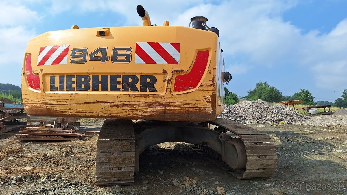 Liebherr R946 - 4