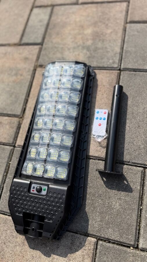 Solar LED reflektor s výkonom 1300 W - 4