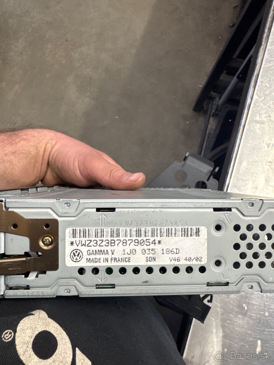 Volkswagen original radio - 4