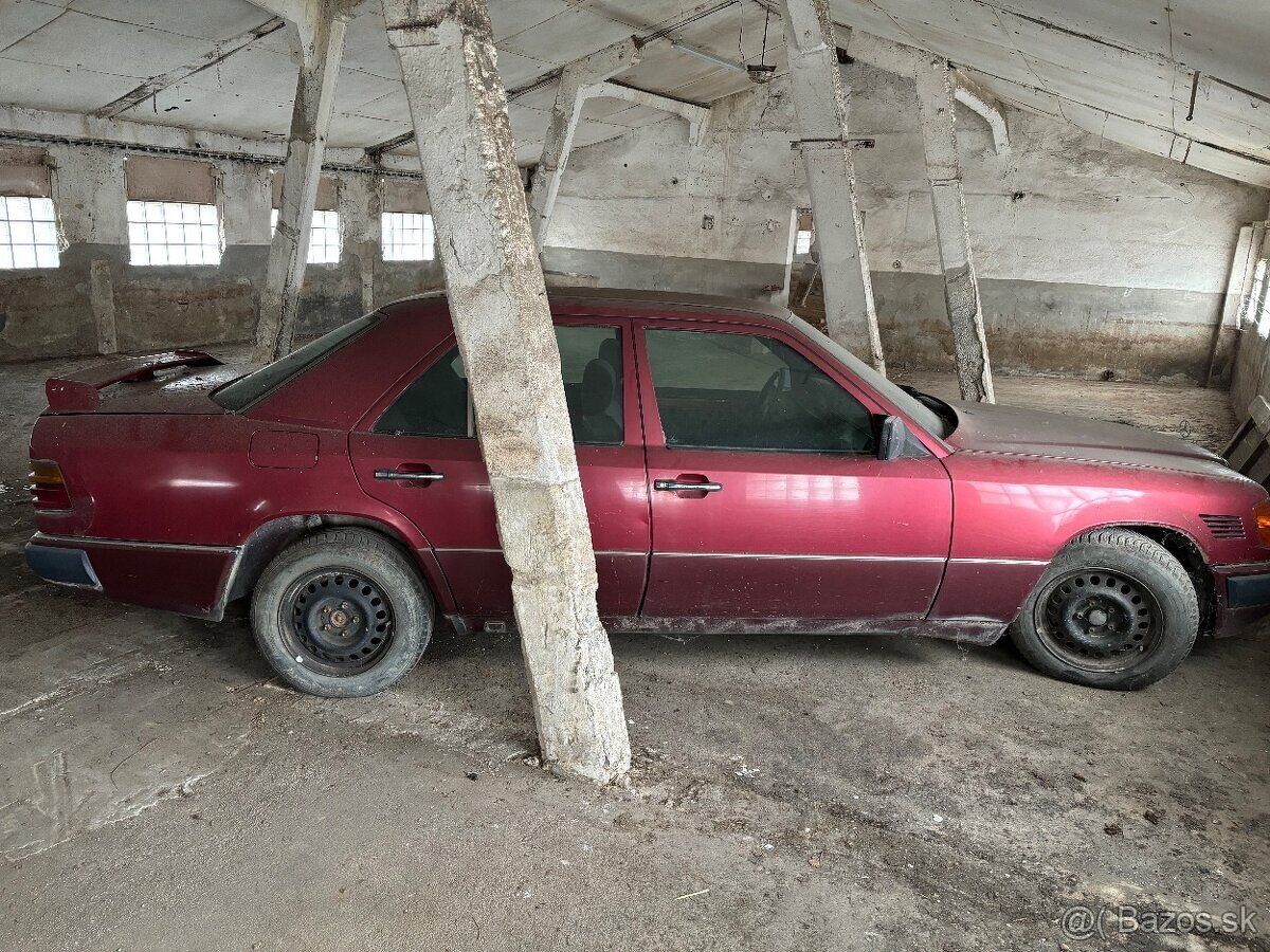 MERCEDES BENZ W124 300D TURBO - 4