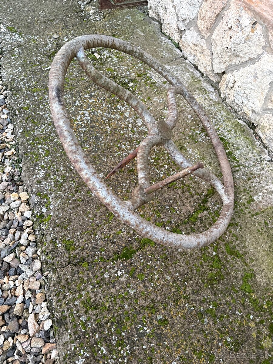 Predám staré liatinové koleso na studňu - 4