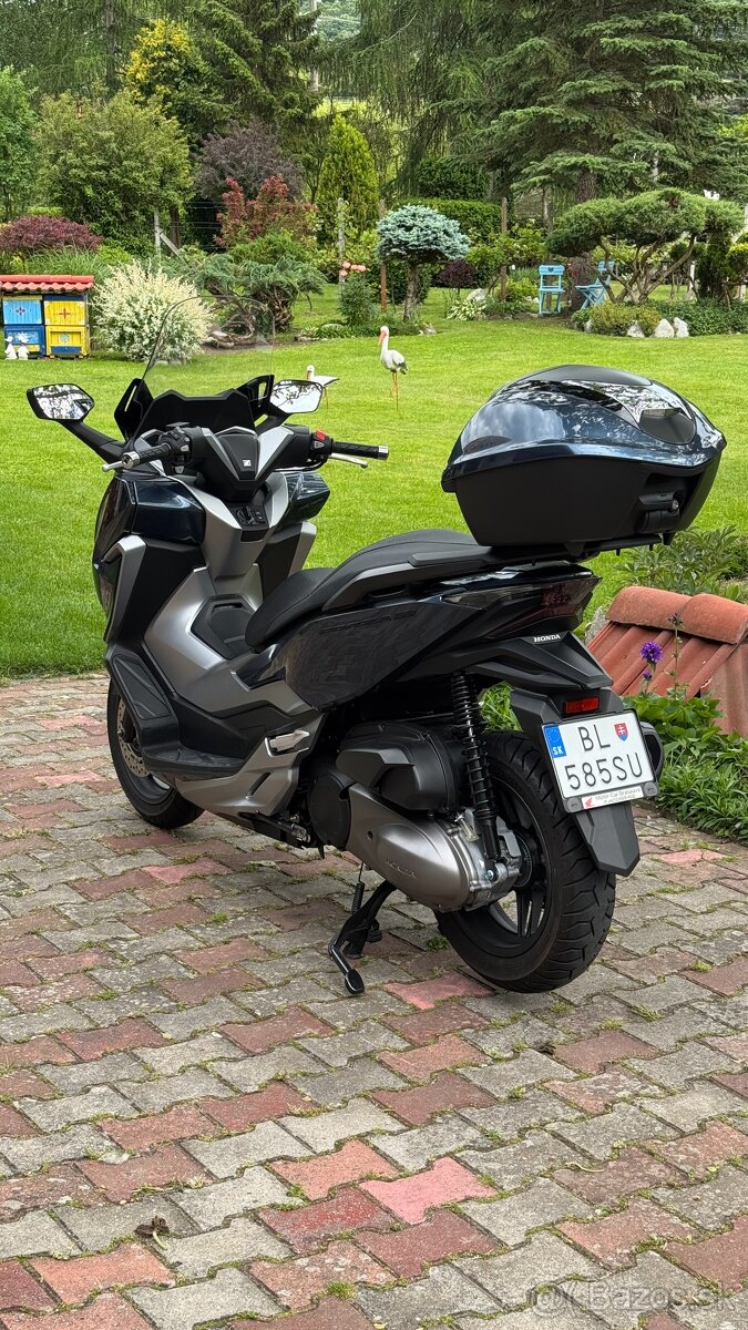HONDA Forza 300 - 4
