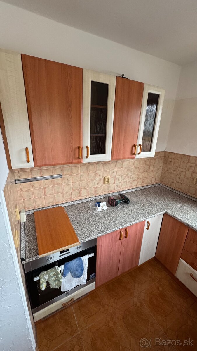 Kuchynská linka - 4