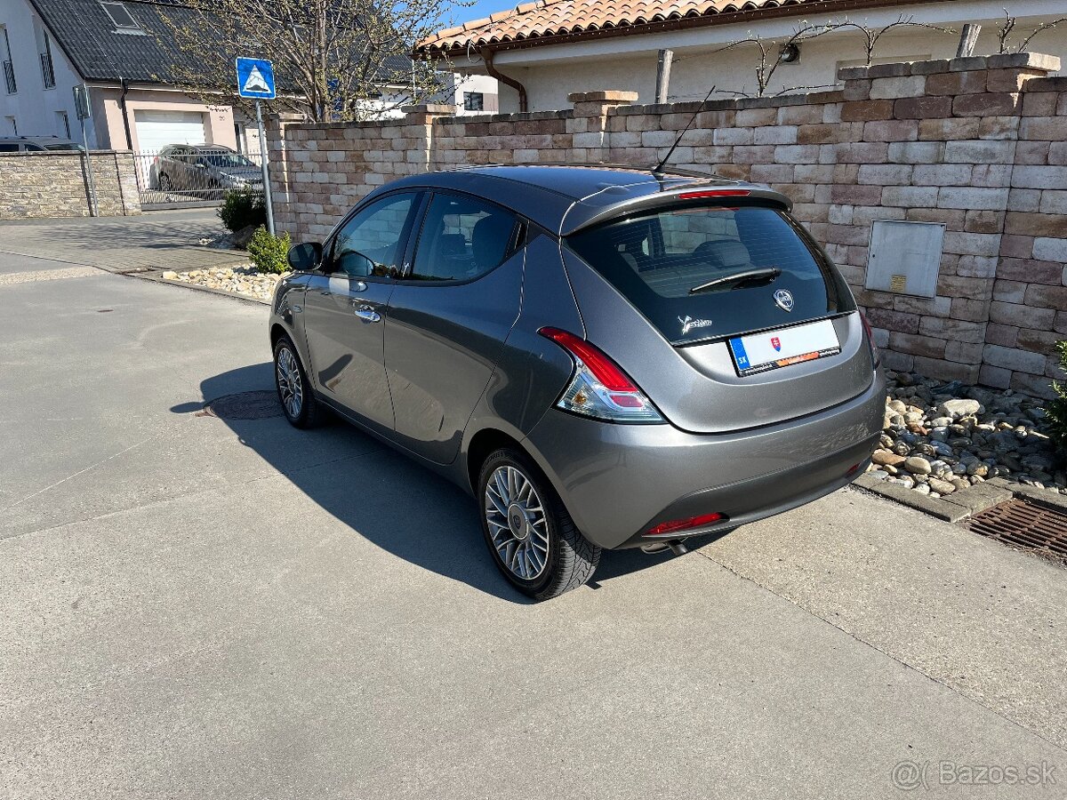 Lancia Ypsilon Gold 1.2i - 4