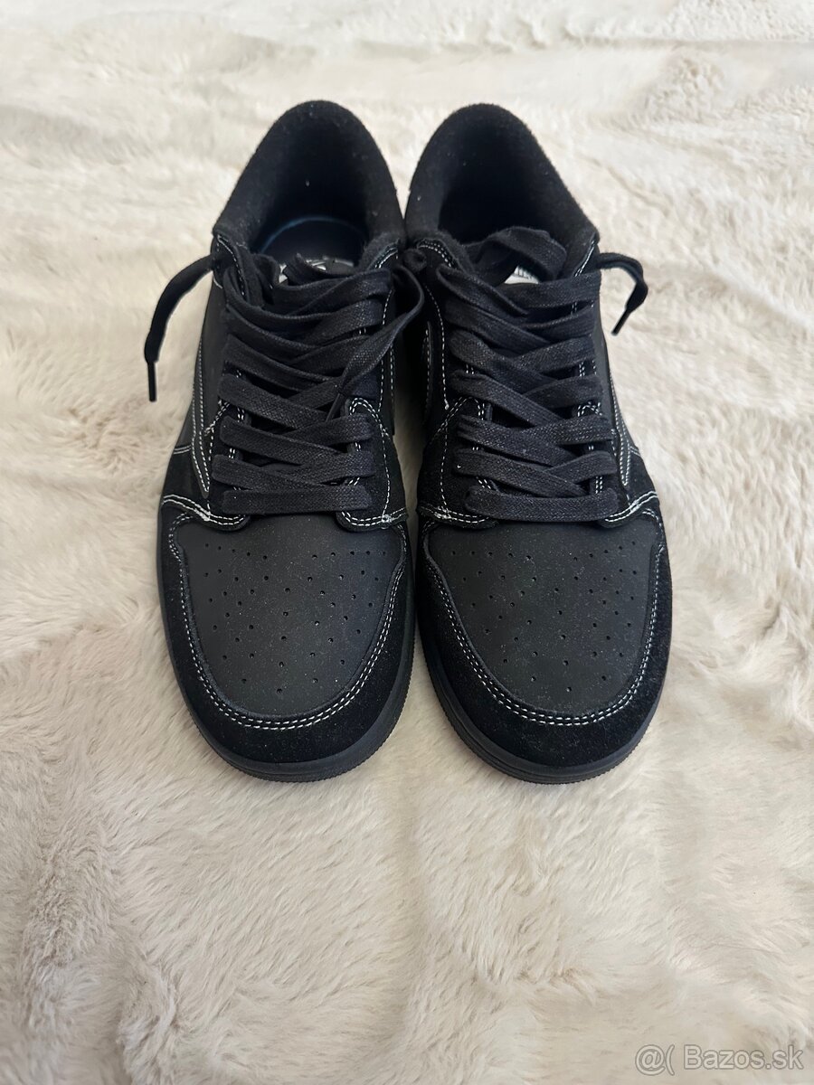 Jordan 1 low travis scott - 4