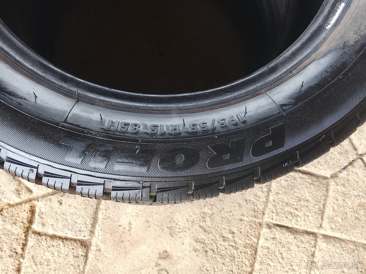 Predám zimné pneu 195/55r15. 8/9mm - 4