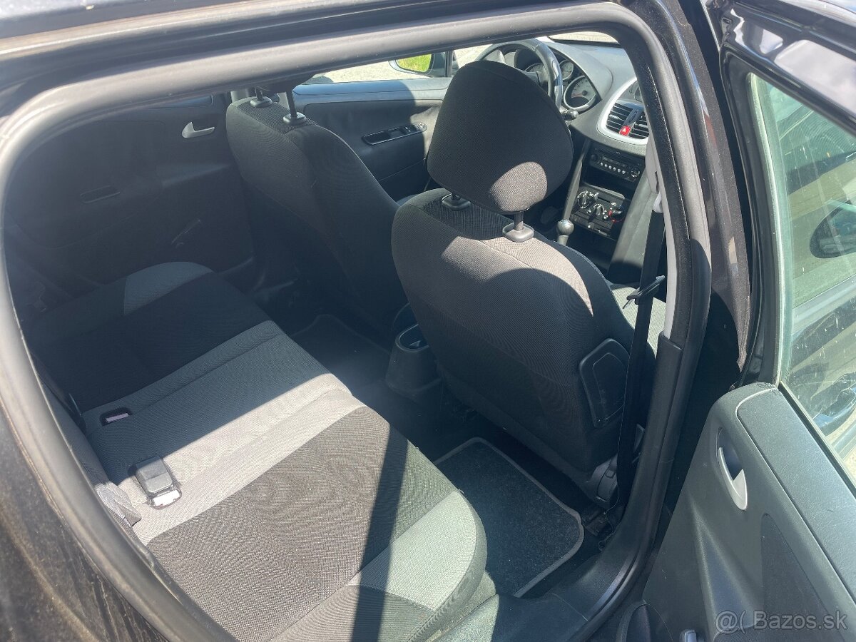Peugeot 207 - 4