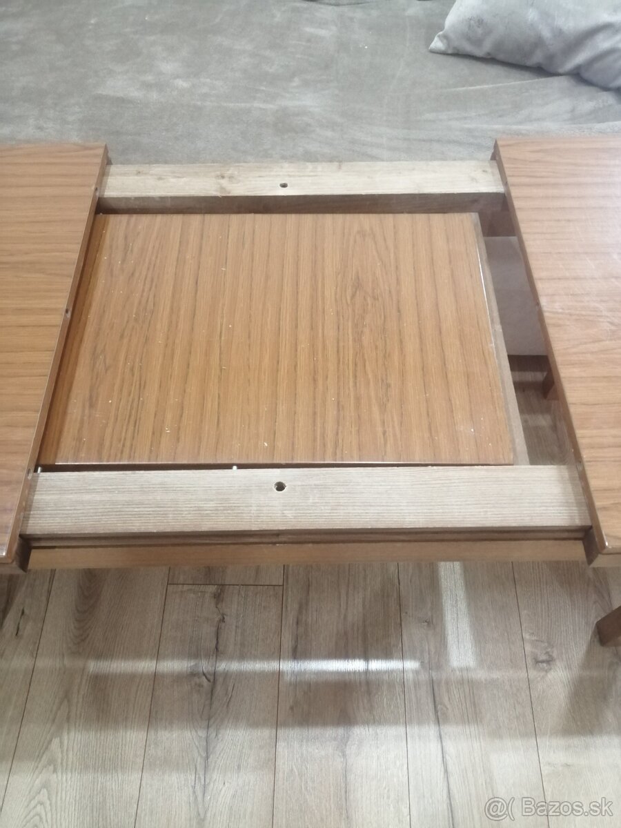 Konferenčný stolík - 4