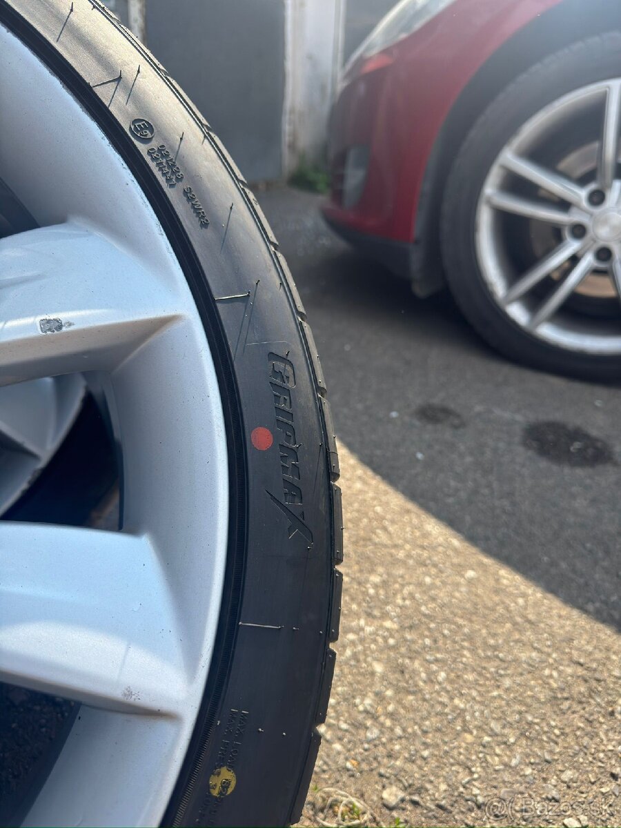 Tesla model S Elektrony - 4