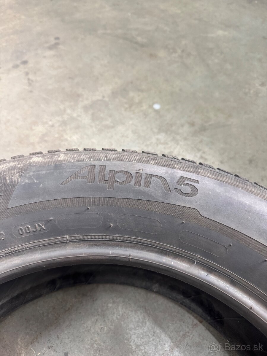 Michelin alpine 5 215/65 R17 - 4