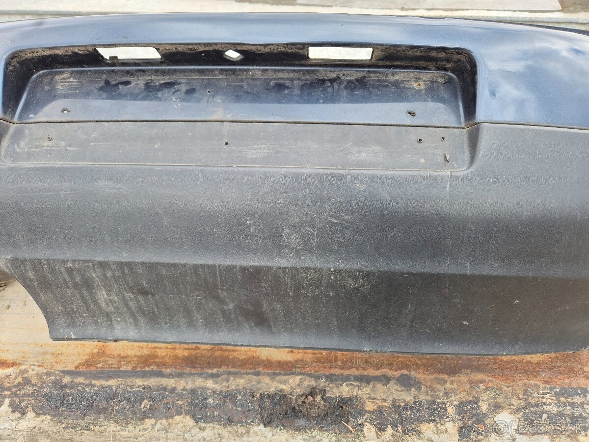 Volkswagen Golf 5 zadny nárazník - 4