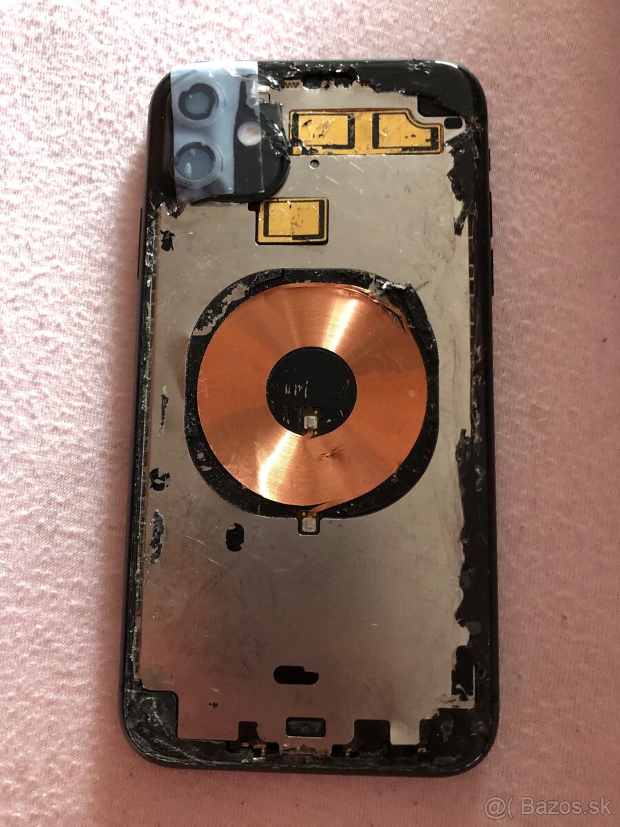 Predám iPhone 11 64GB - 4