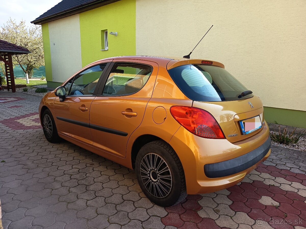 Peugeot 207 1,4 - 4