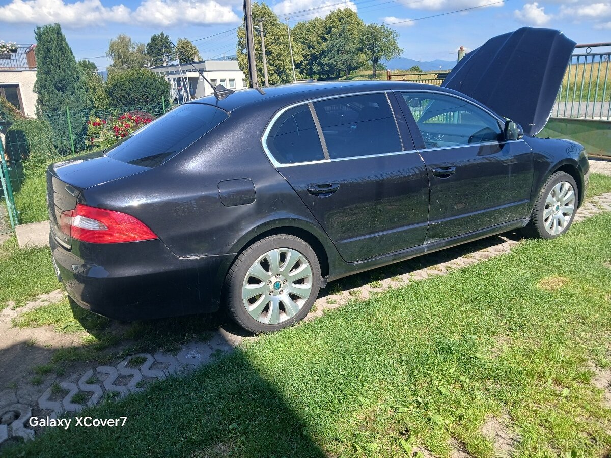 Rozpredam superb 2 dsg 2.0tdi - 4