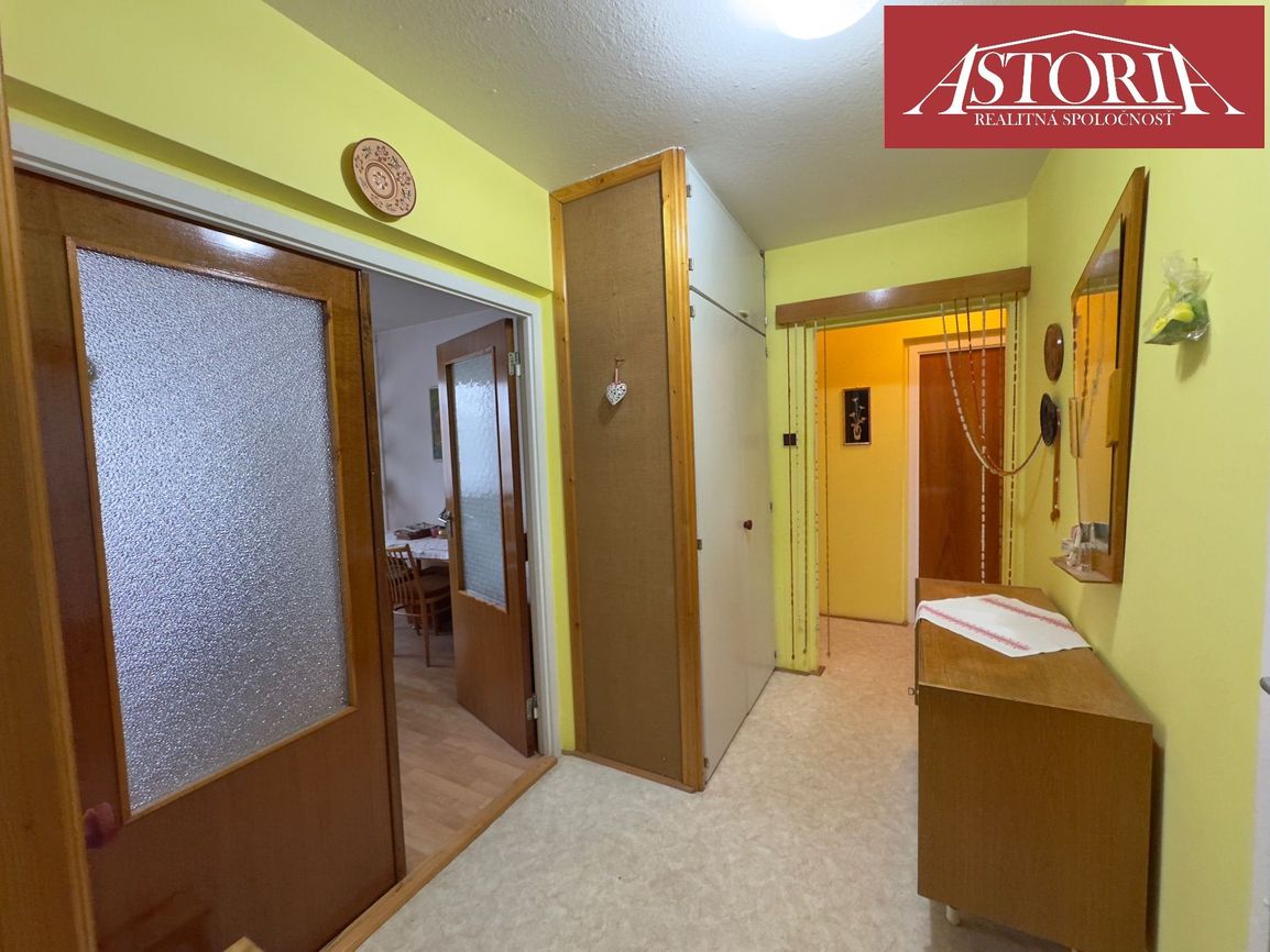 PREDAJ 3 izbový byt neďaleko centra mesta - Martin - Jahodní - 4