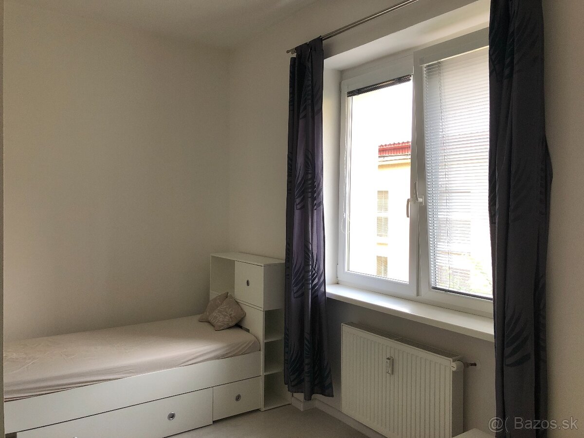 Prenajmem garsónku Piešťanská 4, Trenčín (budova Pošty) - 4