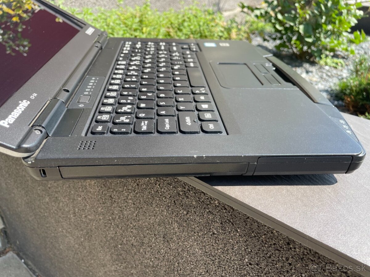 vojenský Panasonic CF-54 - 6.gen CPU / COM port / 4G LTE - 4