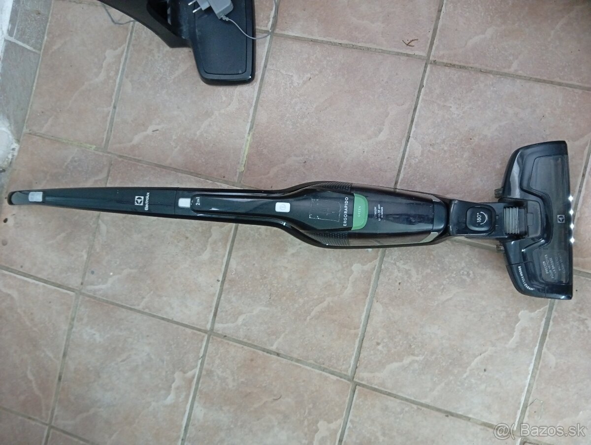Predám akú vysávač Electrolux ERGO rapido - 4