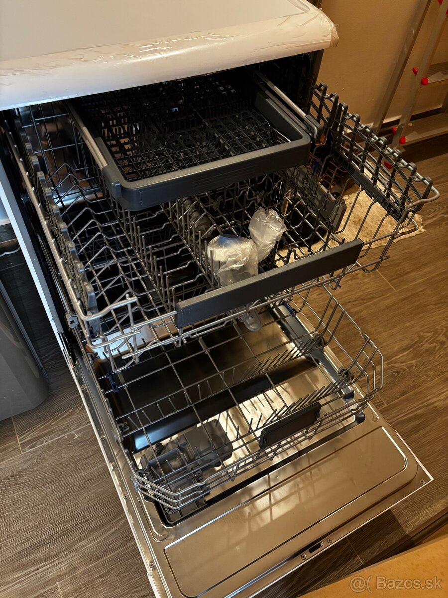 Umývačka riadu Beko DFN 6838 - 4