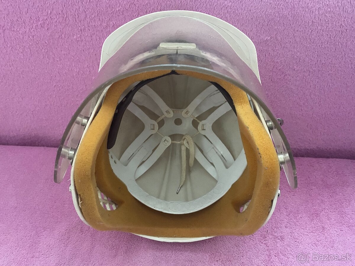 Policajna prilba - 4