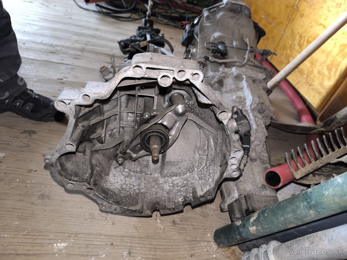 Prevodovka audi A6 4F manual..poskodena vyskakuje rychlost - 4
