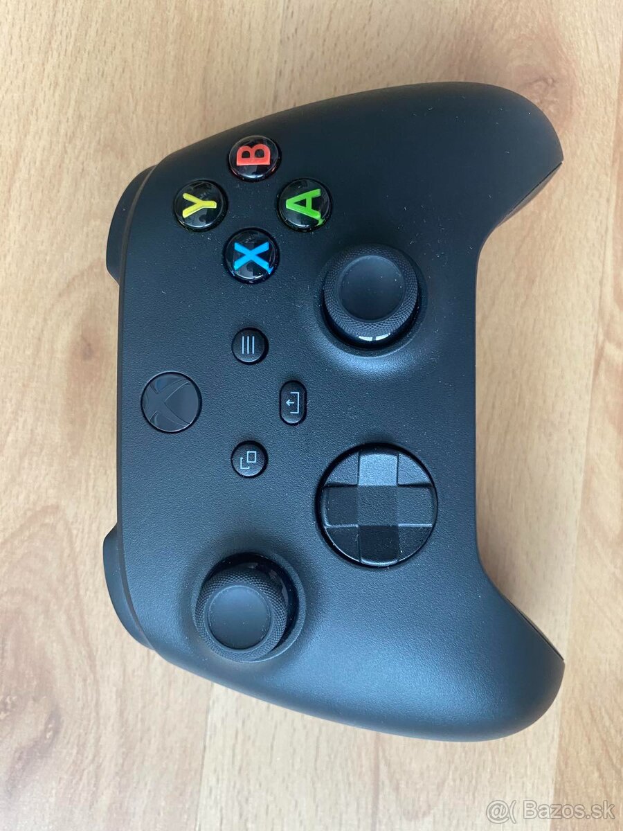 Predám málo používaný xbox wireless controller carbon black - 4