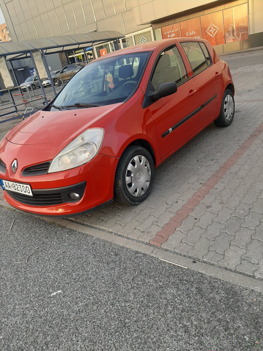 Predám Renault Clio 1.2 - 4